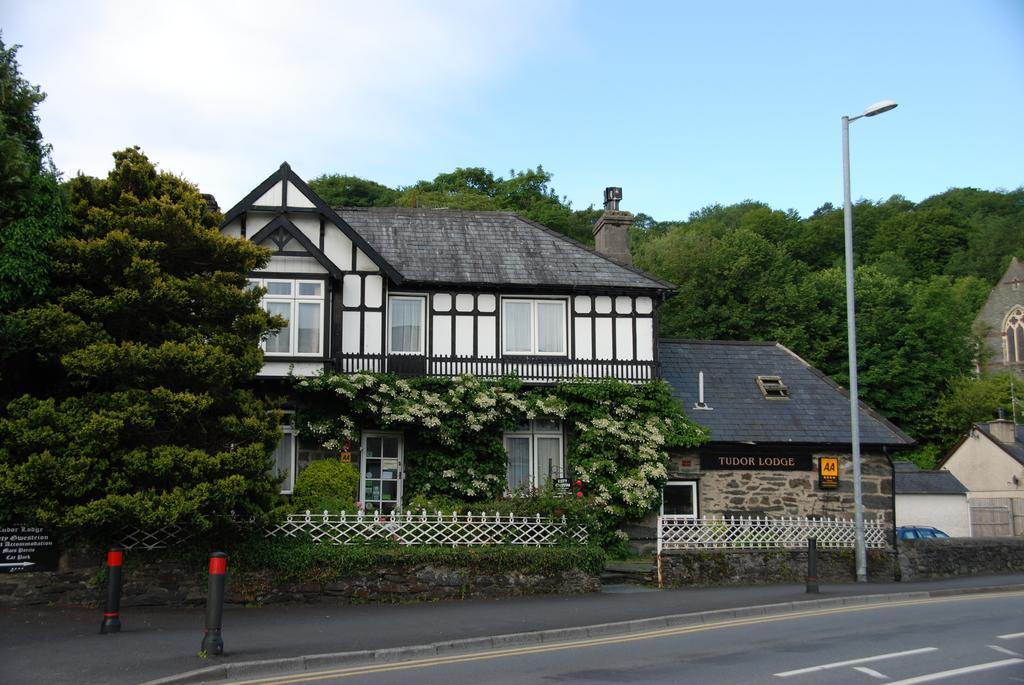 Tudor Lodge Porthmadog Exterior foto